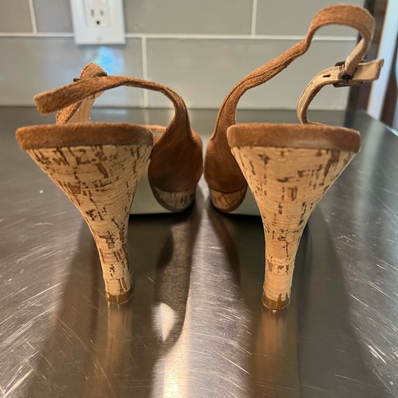 Steve Madden, leather/suede, cork heel. Color caramel/tan, size 10 , 4” heel - Picture 3 of 7
